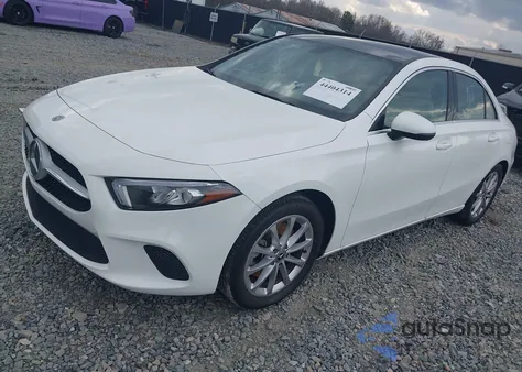 2019 Mercedes-Benz A 220 z USA, uszkodzony, nr VIN WDD3G4EB4KW023751